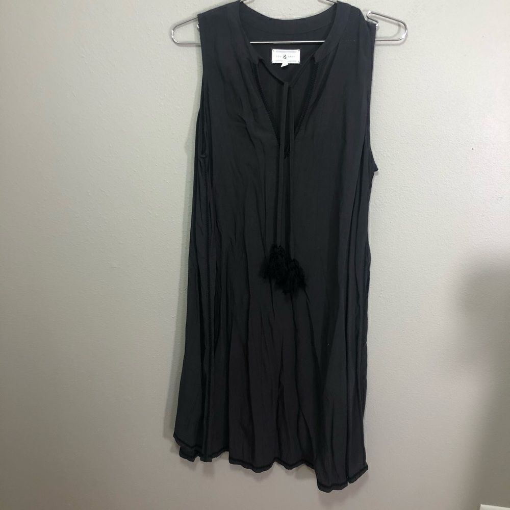 Lou & Grey | Grey Sleeveless Dress with Tassels and Embroidered Details